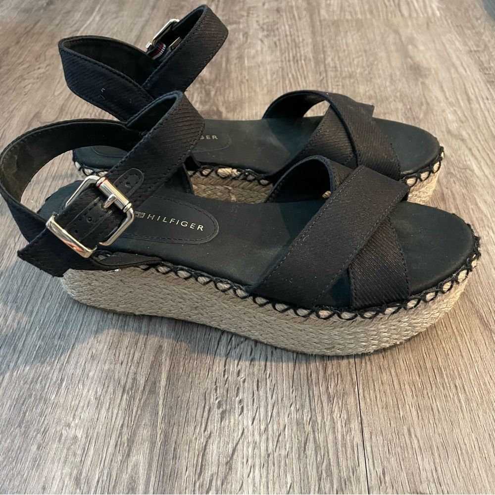 TOMMY HILFIGER Black Canvas Strappy Platform Espadrille Sandals